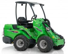 Minî-încărcător AVANT 650i