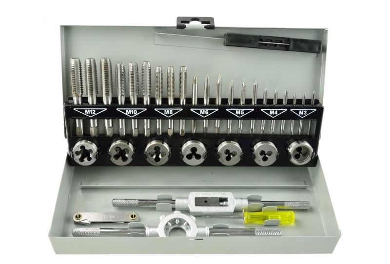 Set tarozi și filiere M3–M12, 32 piese GEKO G38301