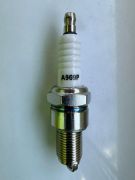 Свеча зажигания HECHT А969Р для четырёхтактных двигателей