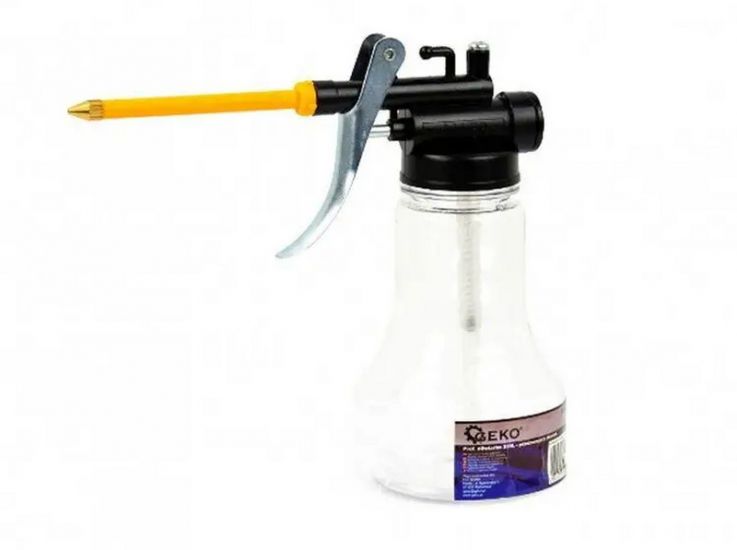 Маслёнка рычажная пластиковая 250 мл GEKO G03221